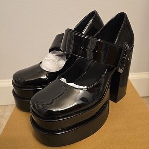 Steve Madden Womens Carly Black Patent Leather Platform Heels Size 8.5